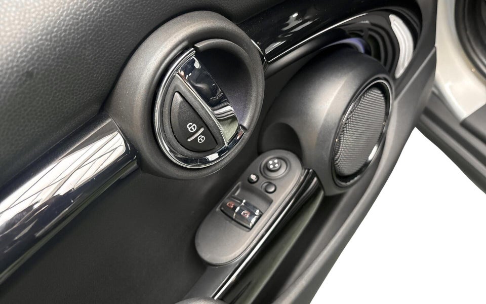 MINI Cooper SE Experience 3d