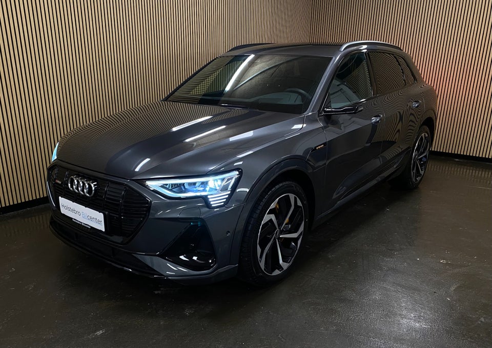 Audi e-tron 55 S-line quattro 5d