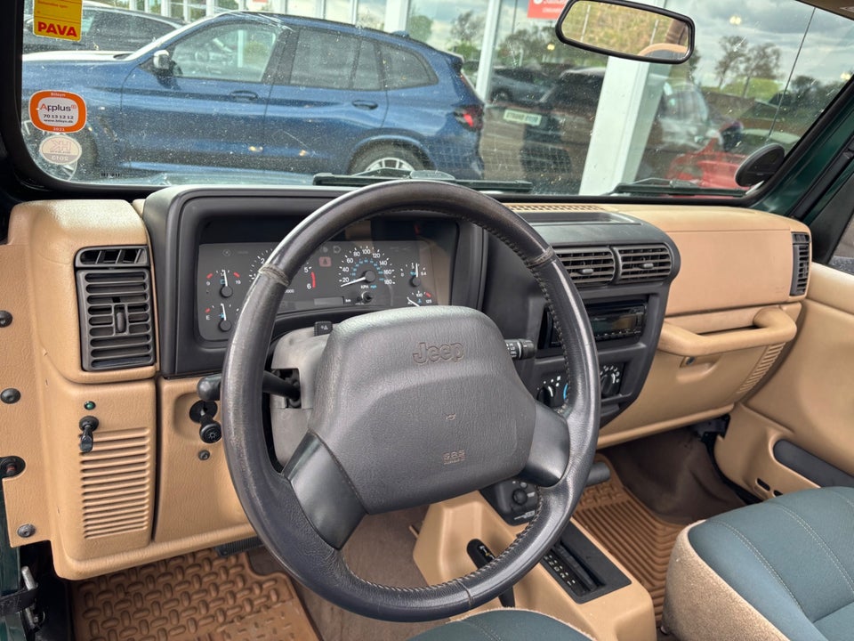Jeep Wrangler 4,0 Sahara aut. 3d