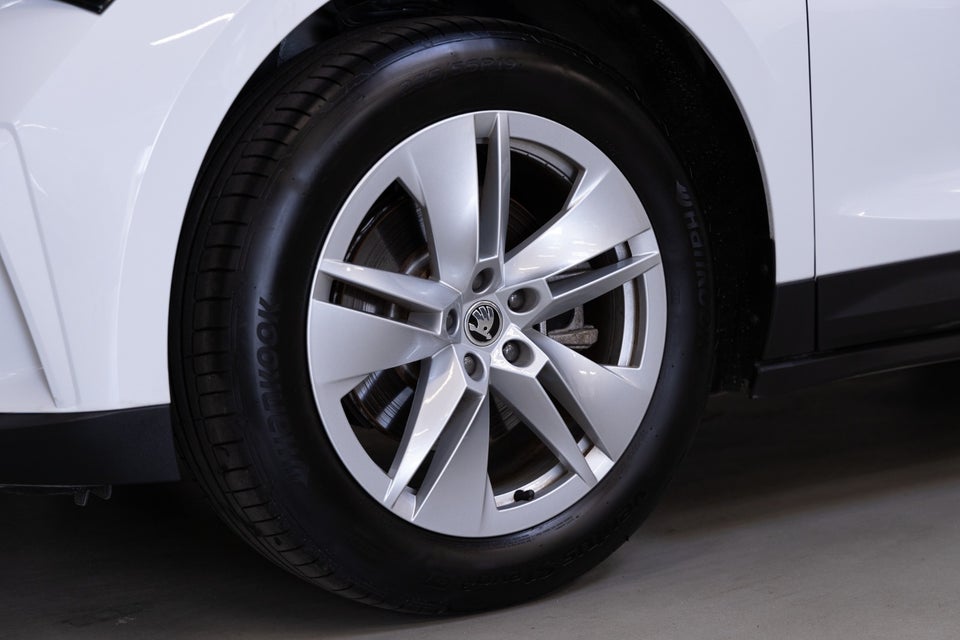 Skoda Enyaq 60 iV Loft 5d
