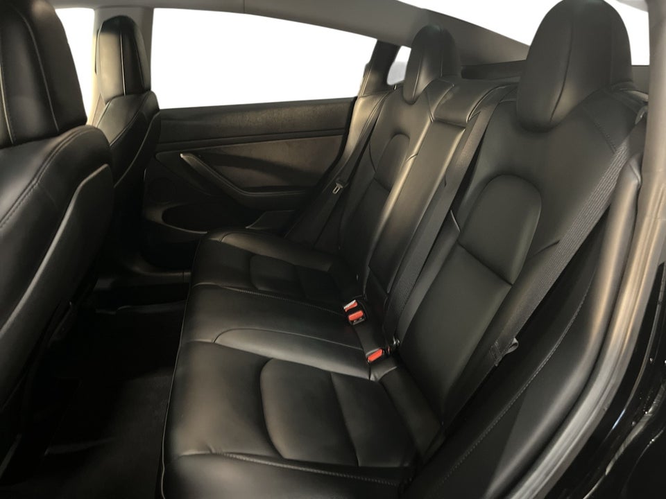 Tesla Model 3 RWD 4d