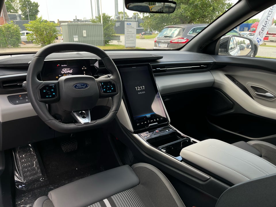 Ford Capri 77 Select Extended Range 5d