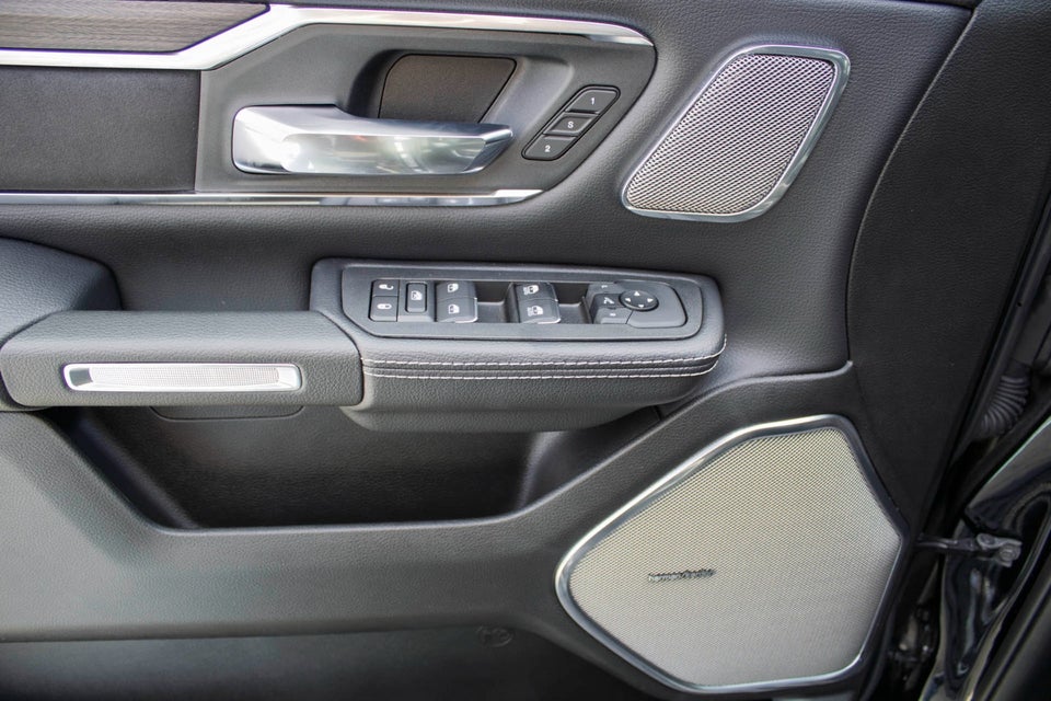 Dodge RAM 1500 3,0 Laramie Night aut. 4d