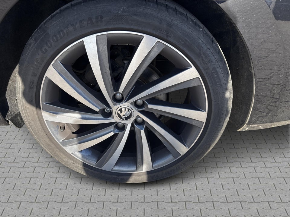 Skoda Octavia 2,0 TDi 150 Business Executive Combi DSG 5d