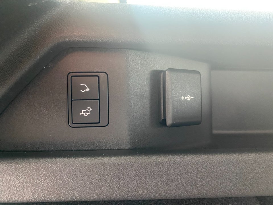 Land Rover Discovery Sport 1,5 P300e SE aut. 5d