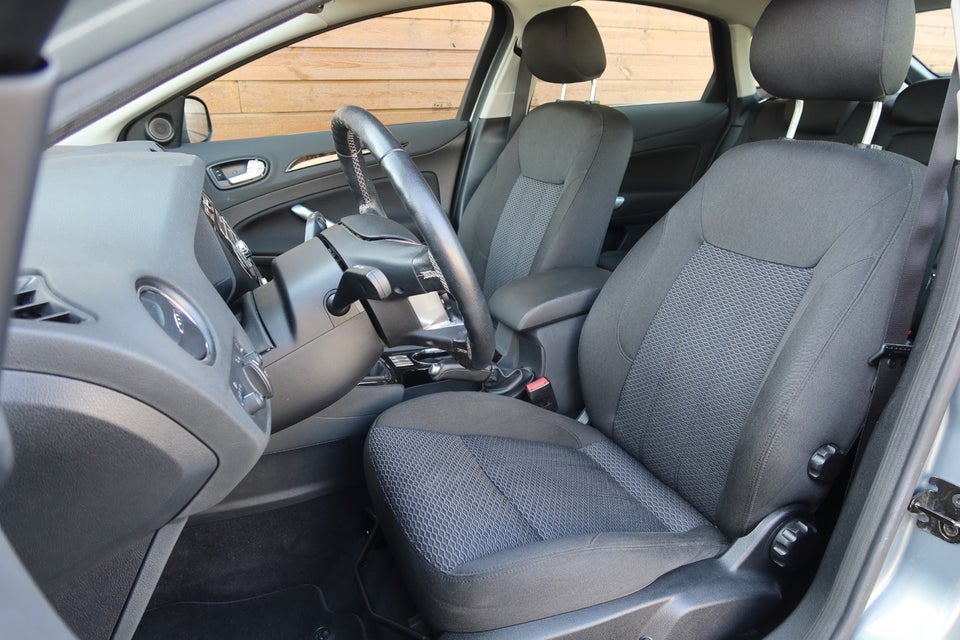 Ford Mondeo 2,0 TDCi 130 Ghia 5d