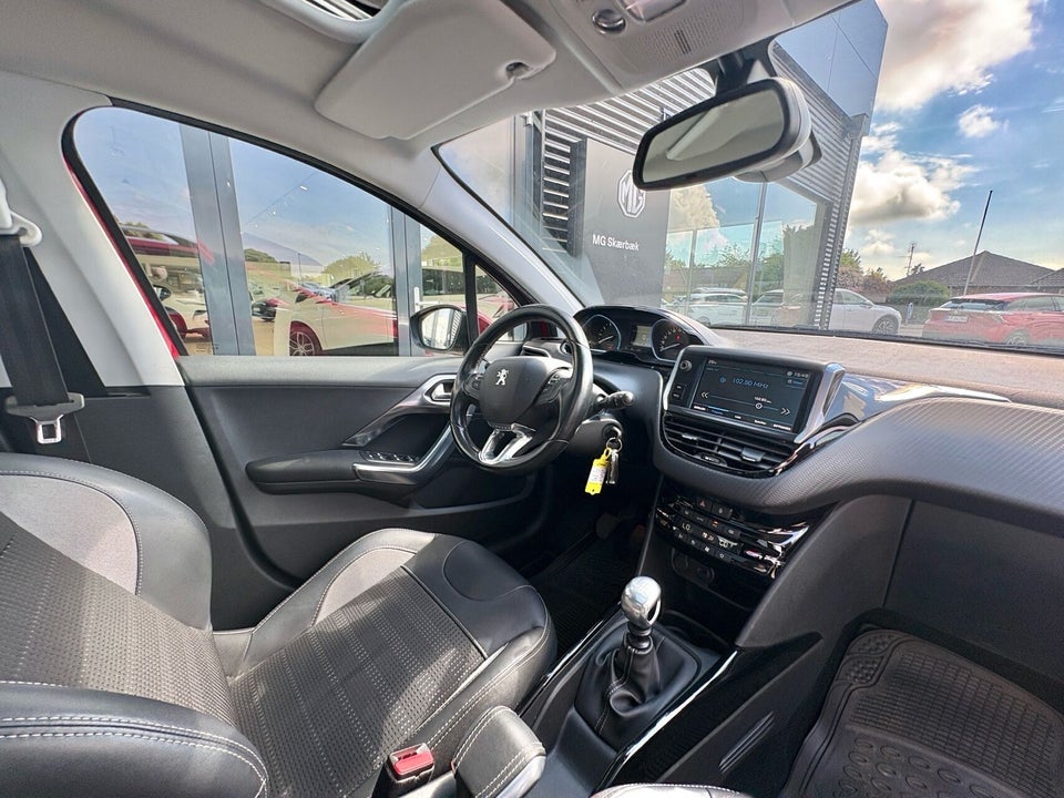 Peugeot 2008 1,2 PureTech 130 Prestige 5d