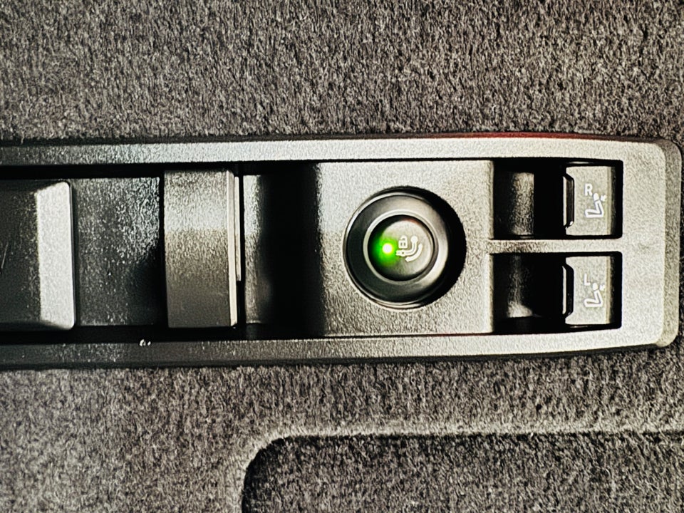 BMW iX xDrive40 Supercharged 5d