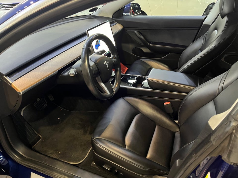 Tesla Model 3 Long Range AWD 4d