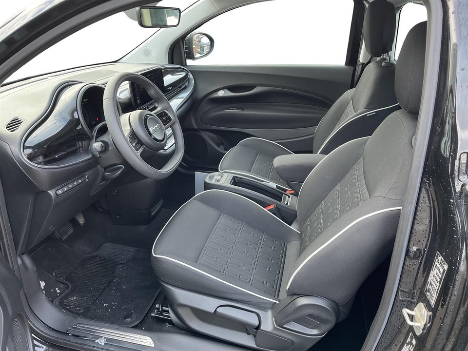Fiat 500e 42 Icon 3+1 4d