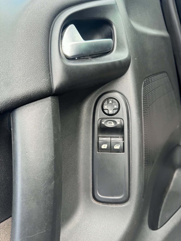Citroën C3 1,0 VTi 68 Attraction 5d
