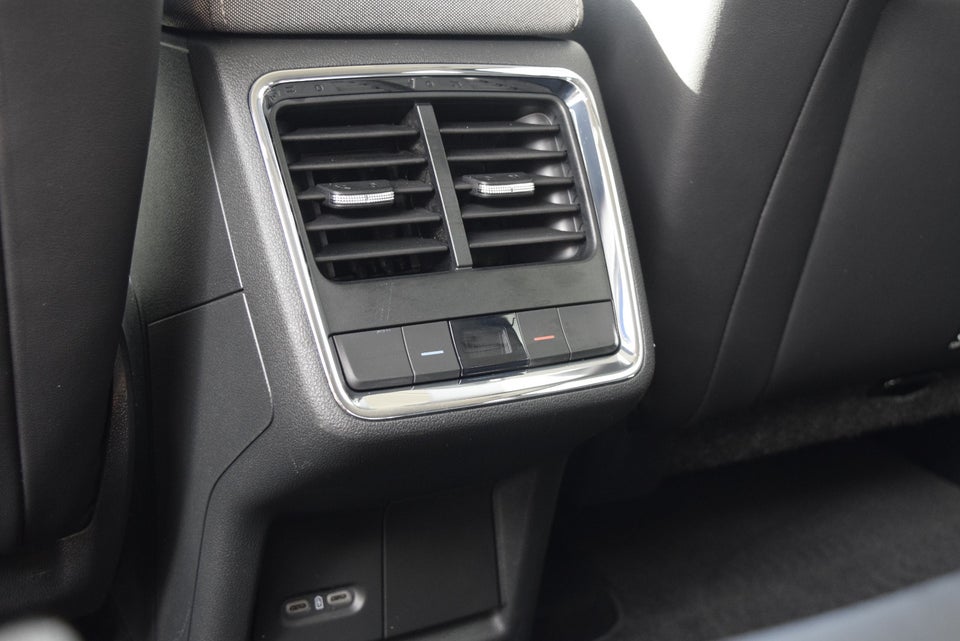 Skoda Enyaq 60 iV Loft 5d