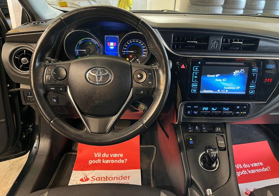 Toyota Auris 1,8 Hybrid H2+ CVT 5d
