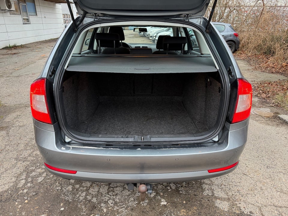 Skoda Octavia 1,6 TDi 105 Ambiente Combi 5d