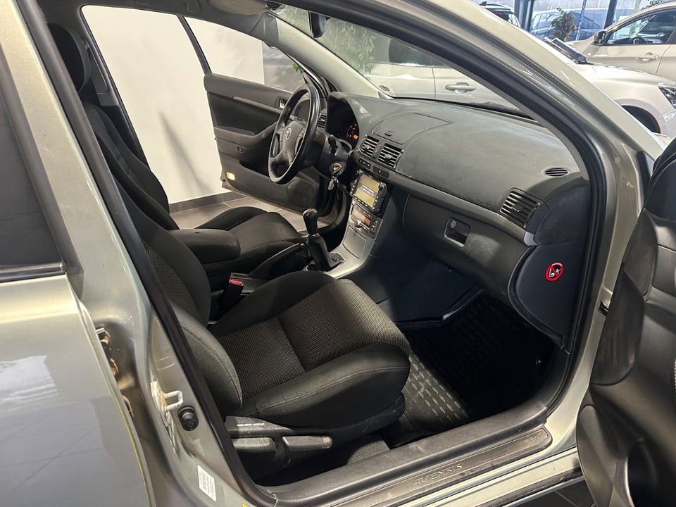 Toyota Avensis 1,8 VVT-i Sol stc. 5d