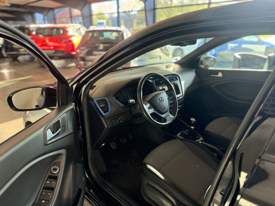 Hyundai i20 1,25 EM-Edition 5d