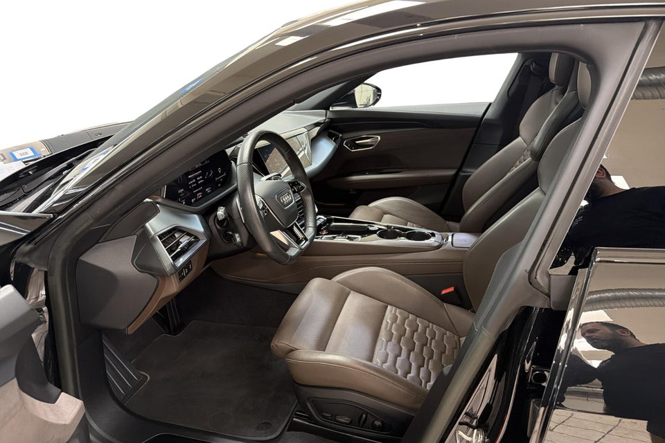 Audi e-tron GT quattro 4d