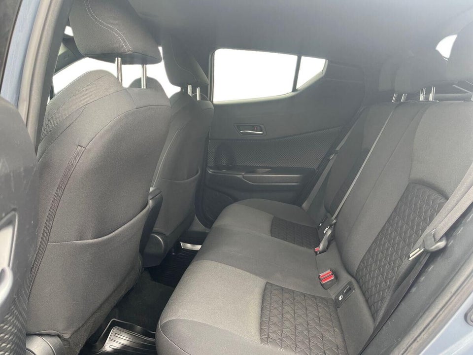 Toyota C-HR 1,8 Hybrid C-LUB Smart CVT 5d