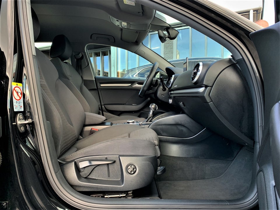 Audi A3 40 TFSi e S-line Sportback S-tr. 5d