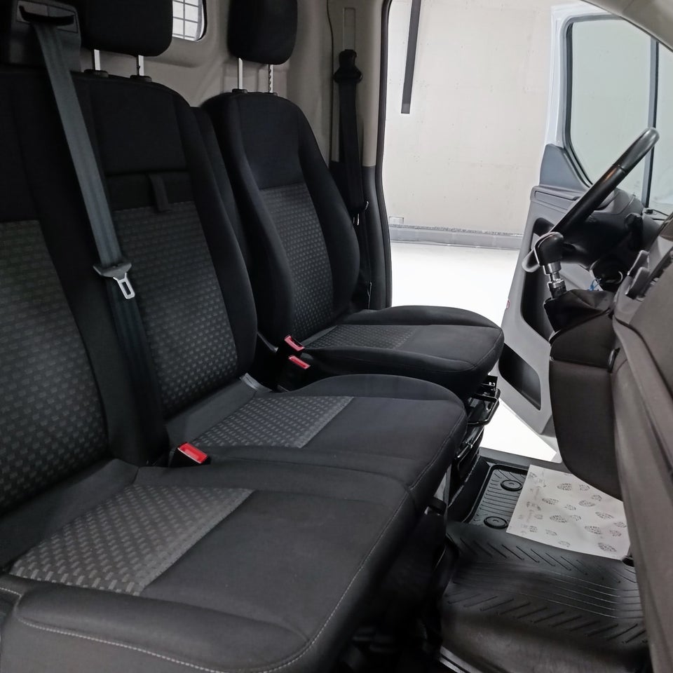 Ford Transit Custom 320 L2 2,0 TDCi 130 Trend