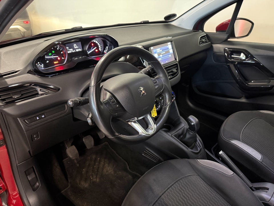 Peugeot 208 1,6 BlueHDi 100 Envy Sky 5d