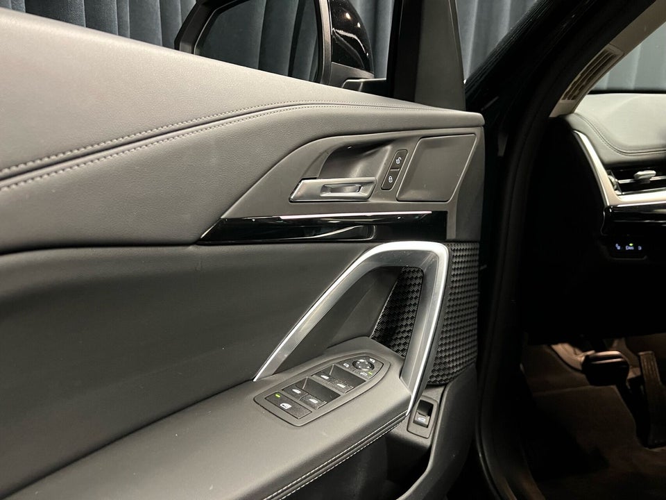 BMW iX1 eDrive20 X-Line 5d