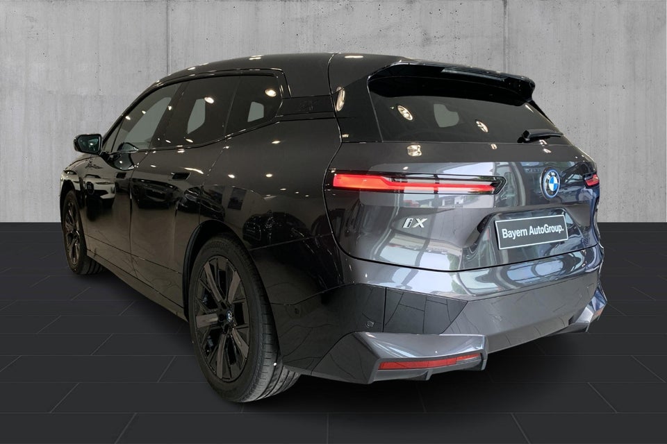 BMW iX xDrive40 Supercharged 5d