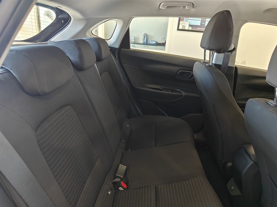 Hyundai i20 1,0 T-GDi Essential DCT 5d