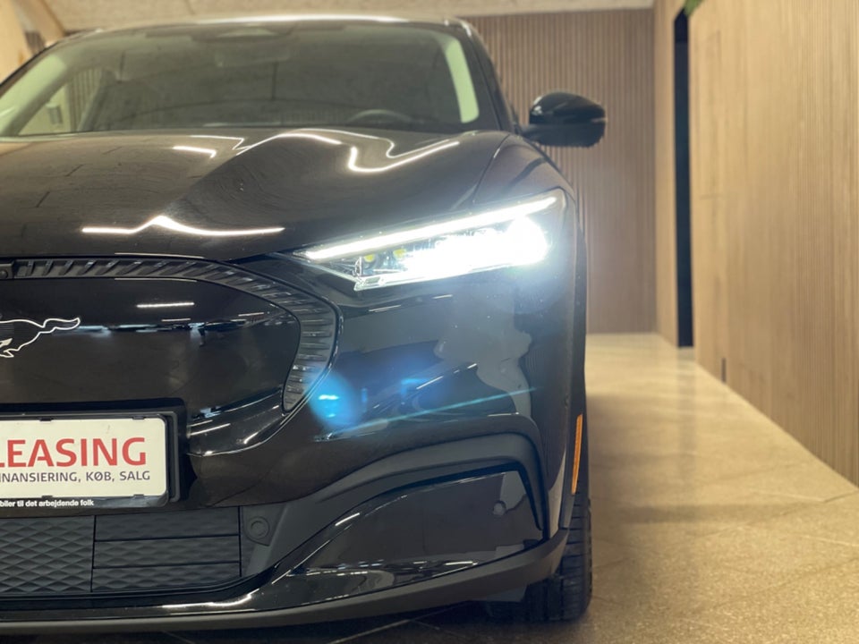 Ford Mustang Mach-E 75 Standard Range 5d