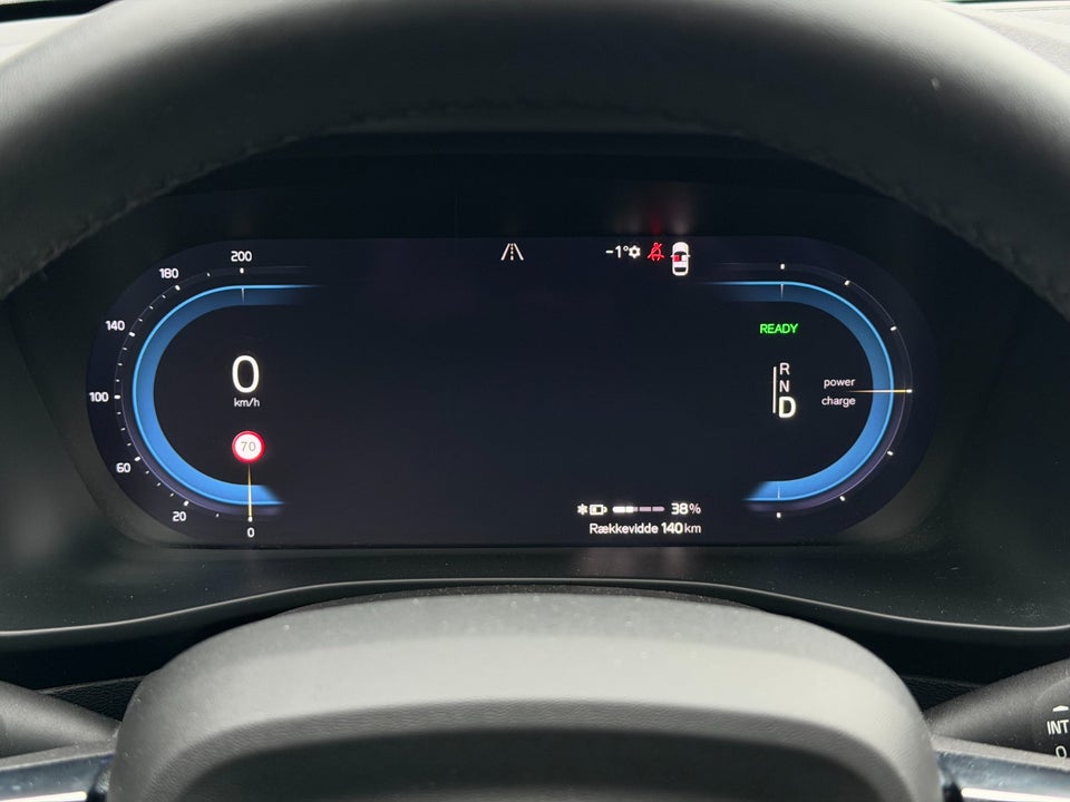 Volvo XC40 ReCharge Extended Range Plus 5d