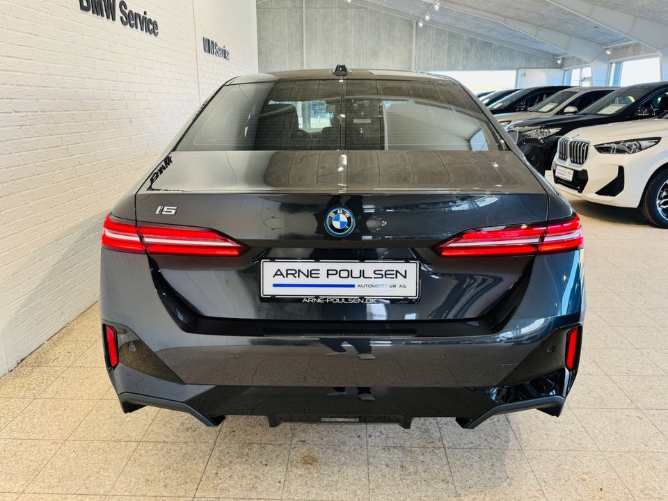 BMW i5 eDrive40 M-Sport 4d