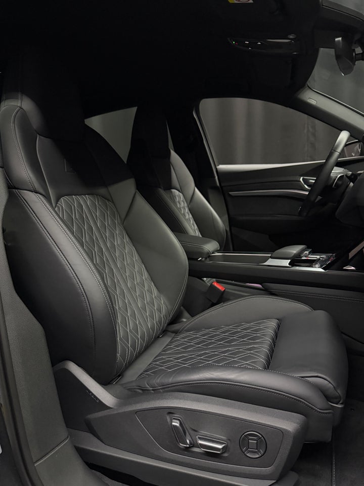 Audi e-tron 55 S-line Sportback quattro 5d