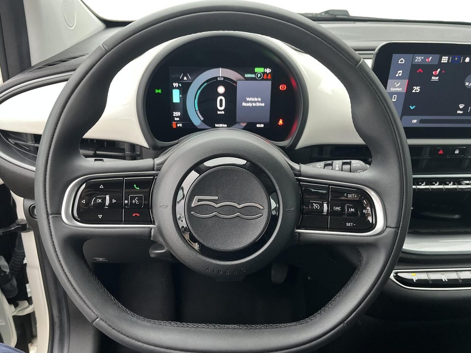 Fiat 500e 42 Icon 3+1 4d