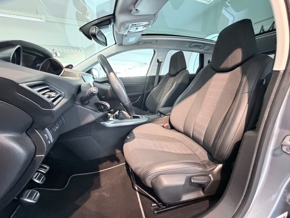 Peugeot 308 1,5 BlueHDi 130 Allure+ Sky SW 5d