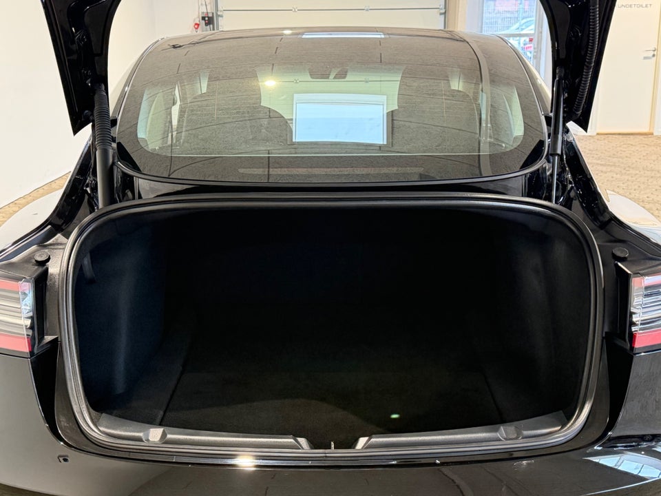 Tesla Model 3 Long Range AWD 4d