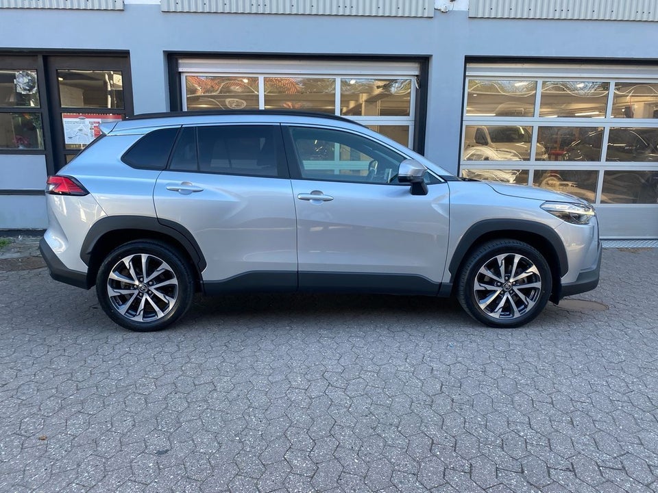 Toyota Corolla Cross 2,0 Hybrid Style Comfort CVT 5d