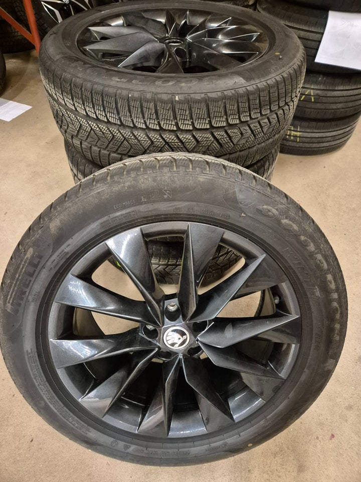 Skoda Enyaq 80 iV Loft 5d