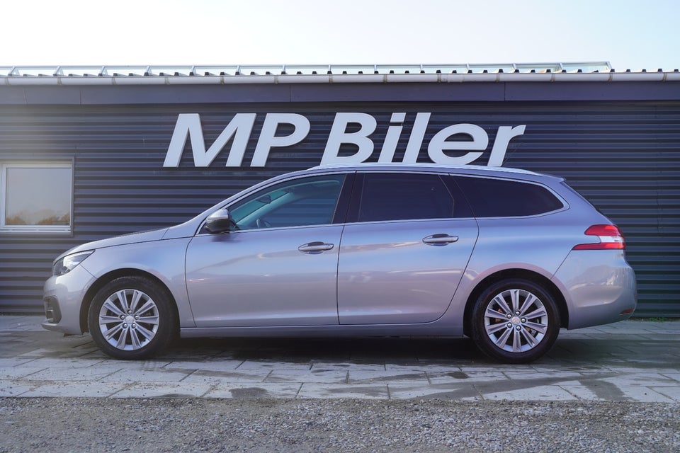 Peugeot 308 1,5 BlueHDi 130 Prestige Sky 5d