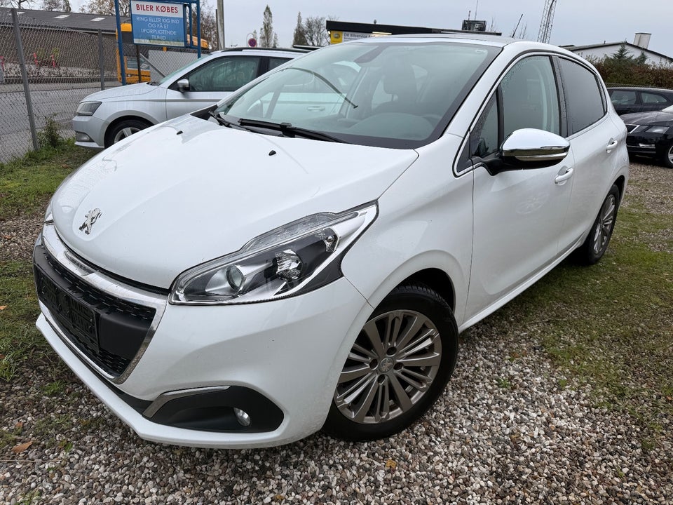 Peugeot 208 1,5 BlueHDi 100 Allure Sky 5d