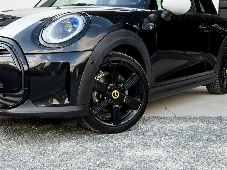 MINI Cooper SE Classic Trim 3d