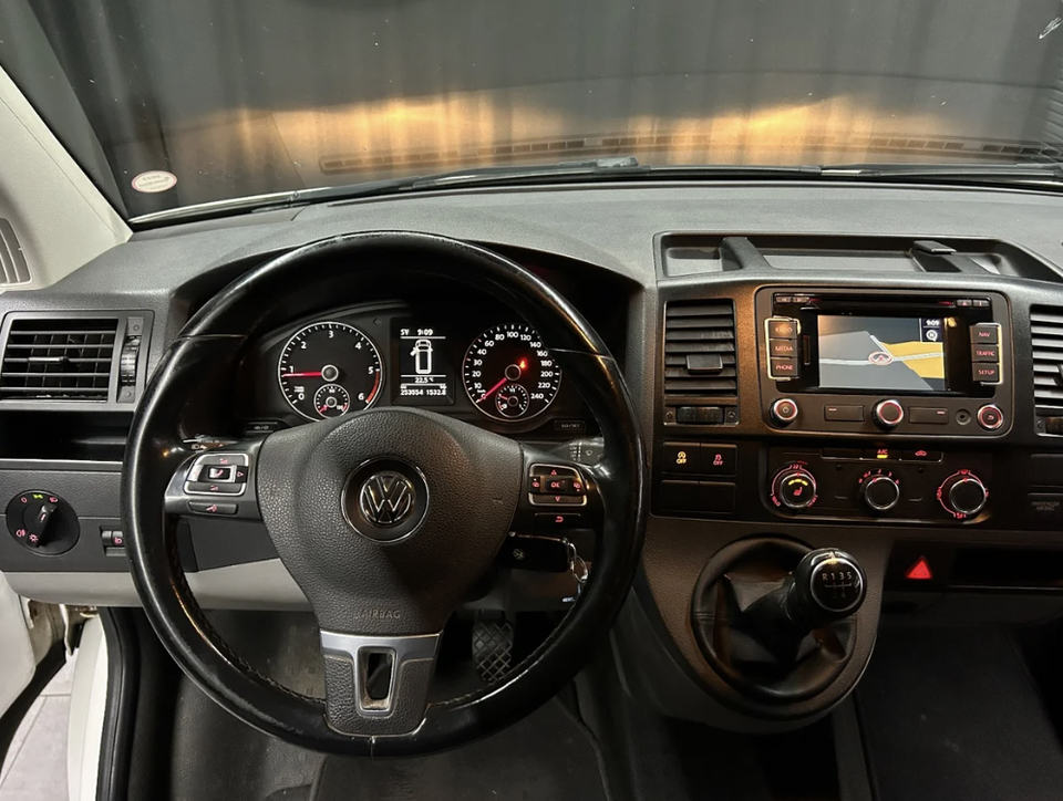 VW Transporter 2,0 TDi 114 Kassevogn lang 5d