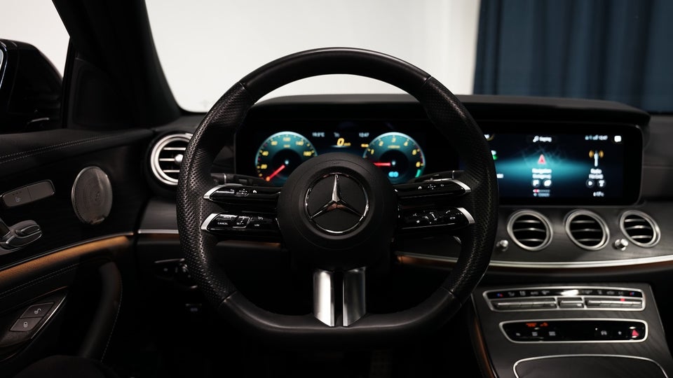 Mercedes E300 de 2,0 AMG Line stc. aut. 5d