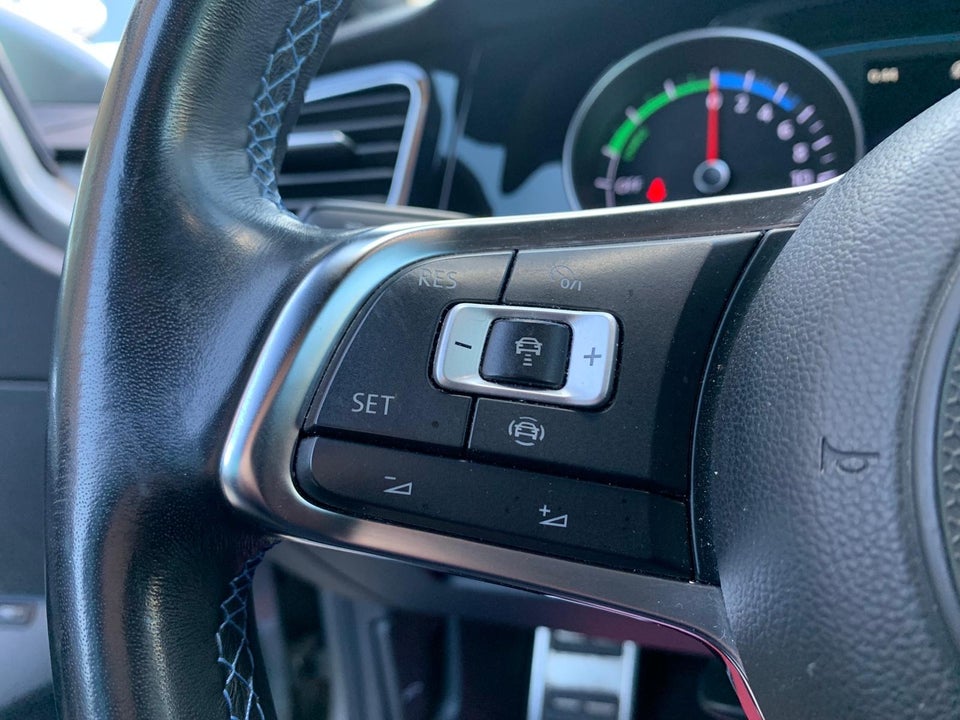 VW Golf VII 1,4 GTE DSG 5d