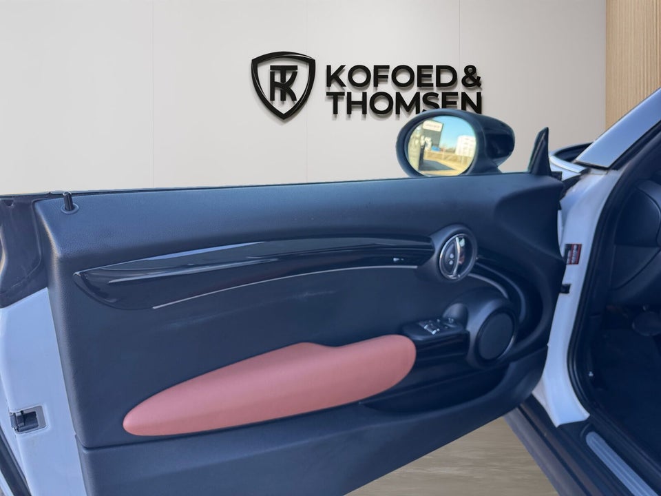 MINI Cooper SE Essential 3d