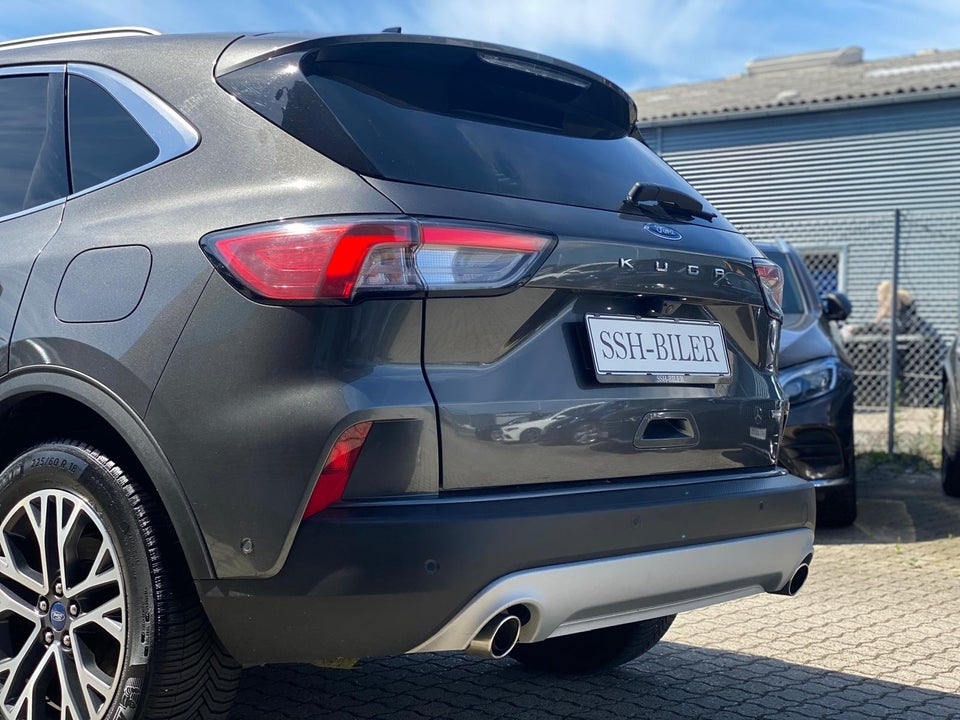 Ford Kuga 2,5 PHEV Titanium CVT 5d