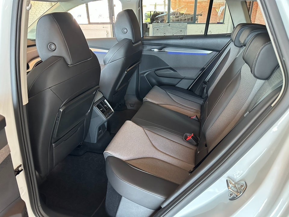 Skoda Enyaq 80 iV Loft 5d