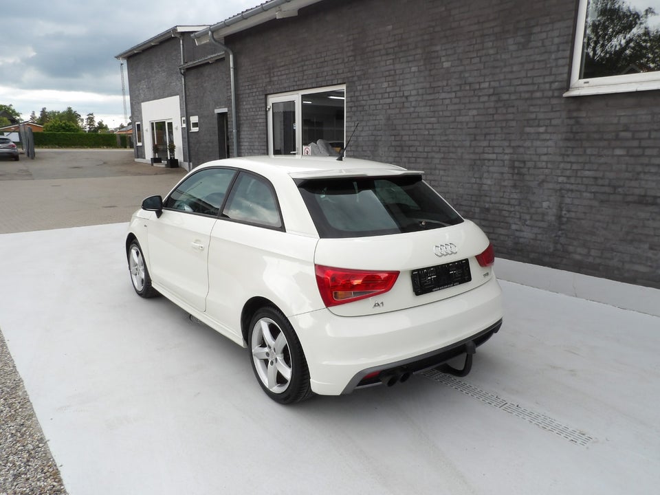 Audi A1 1,4 TFSi 185 Ambition S-line S-tr. 3d