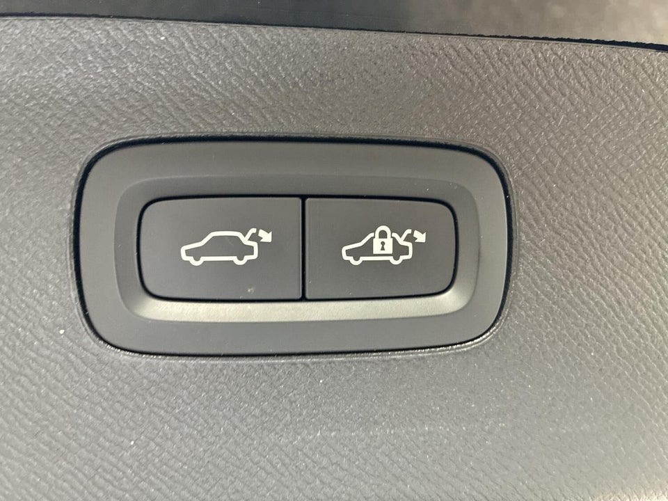 Volvo XC90 2,0 T8 ReCharge Ultra Dark aut. AWD 7prs 5d