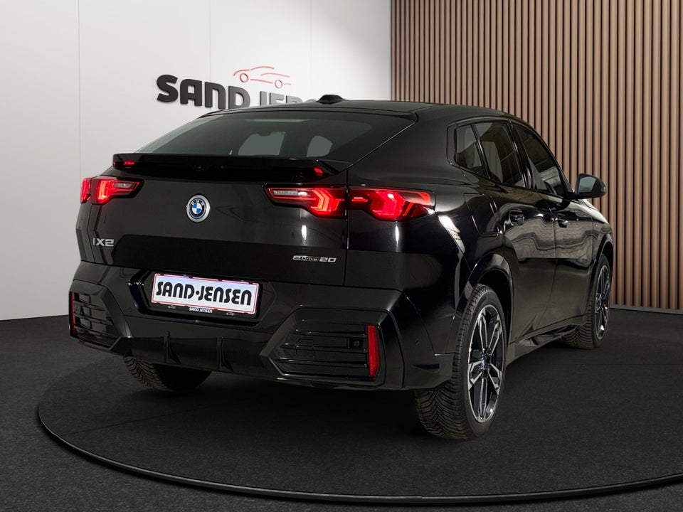 BMW iX2 eDrive20 M-Sport Premium 5d