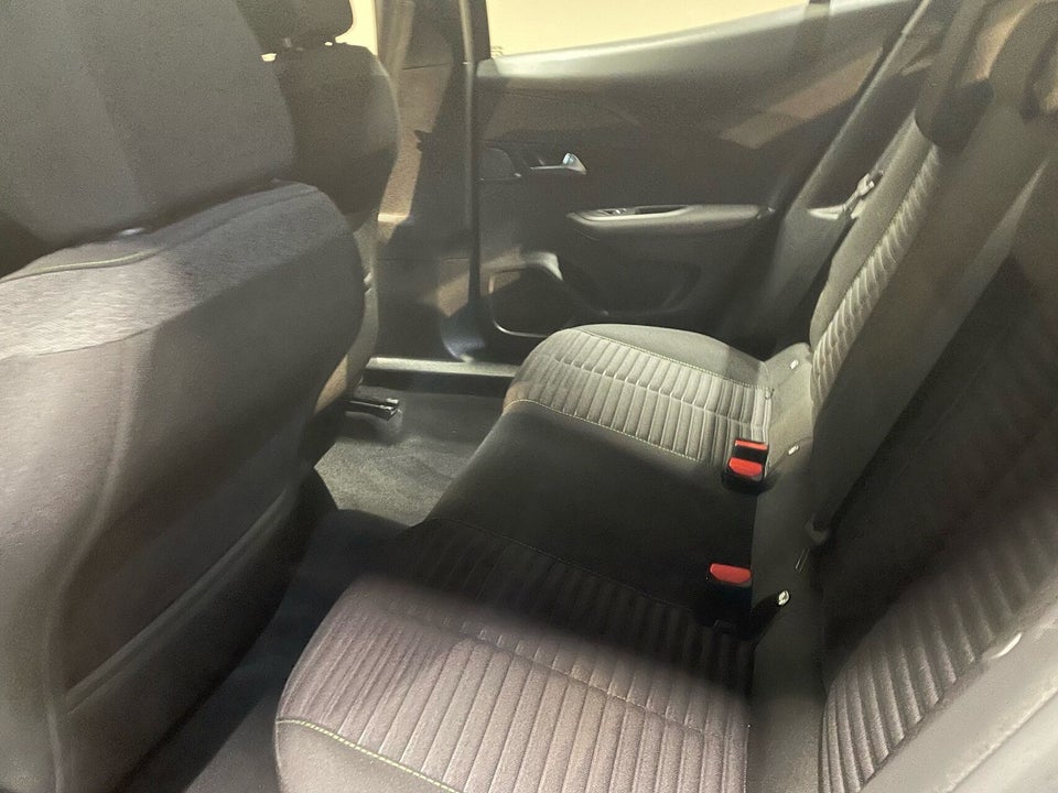 Peugeot 2008 1,2 PureTech 100 Black Limited 5d